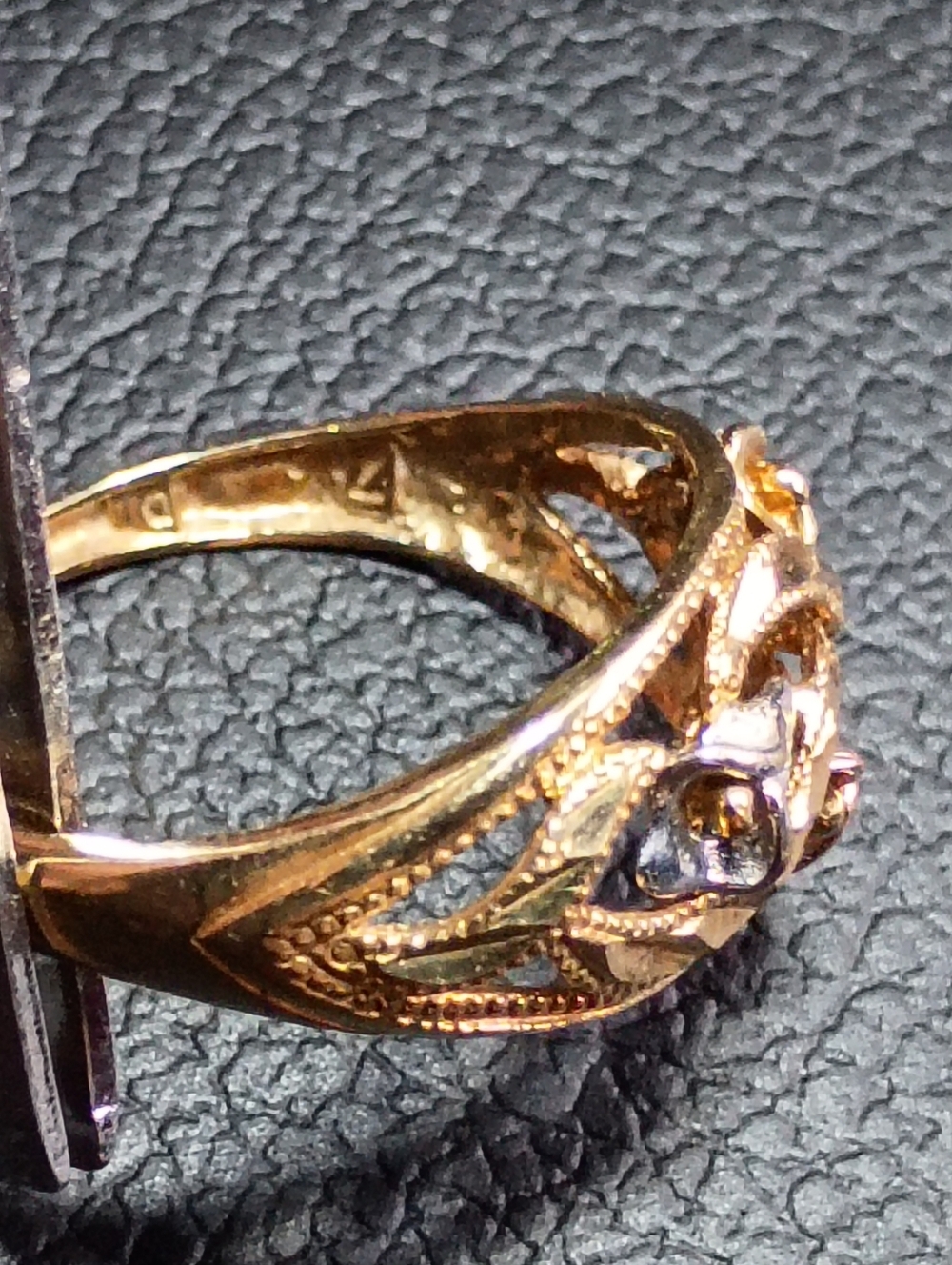 Vintage Landstrom 10KT Black Hill Gold Tri-color Ring Floral Dome Ring Size 7 - Picture 9 of 11